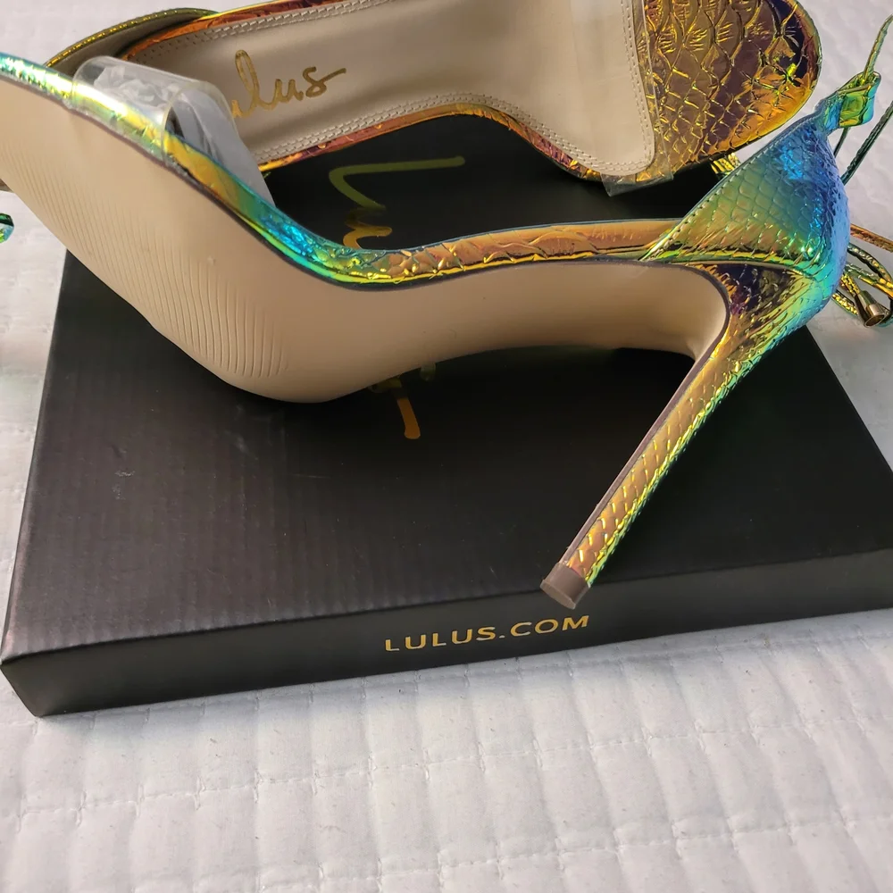 Lulu's Iridescent Gold and Green Women's Heels - Picture 5 of 7
